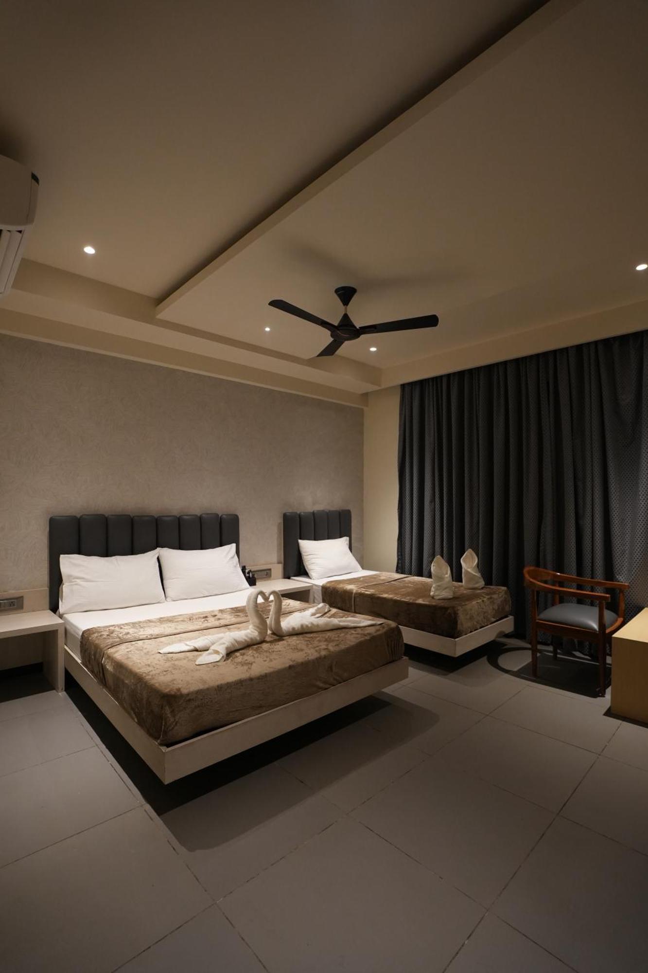 הופסט Hotel Swathi מראה חיצוני תמונה