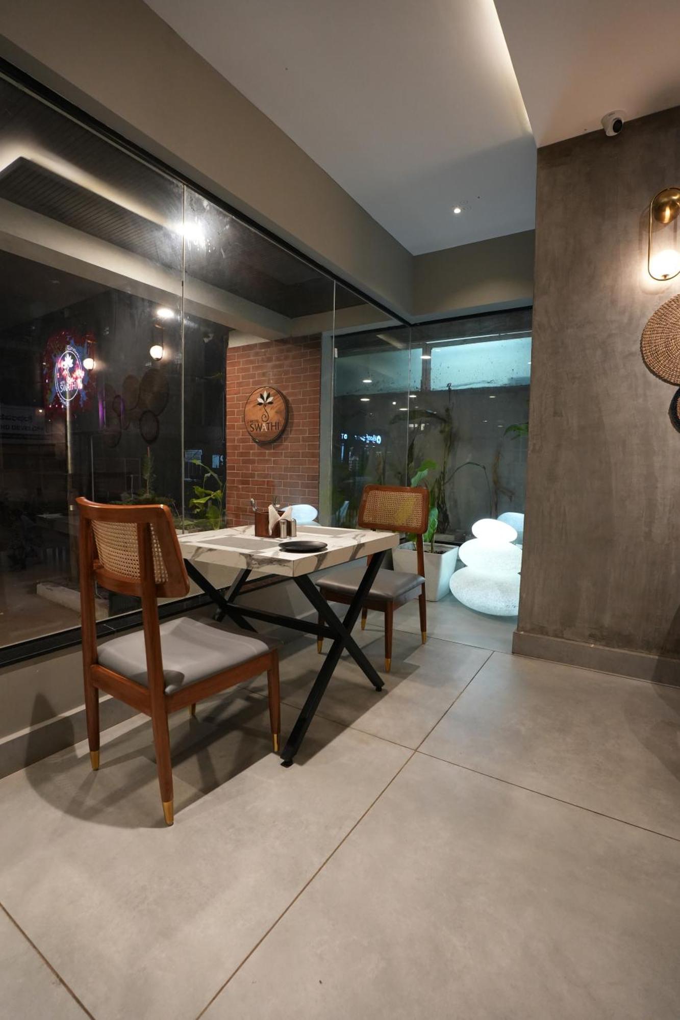 הופסט Hotel Swathi מראה חיצוני תמונה