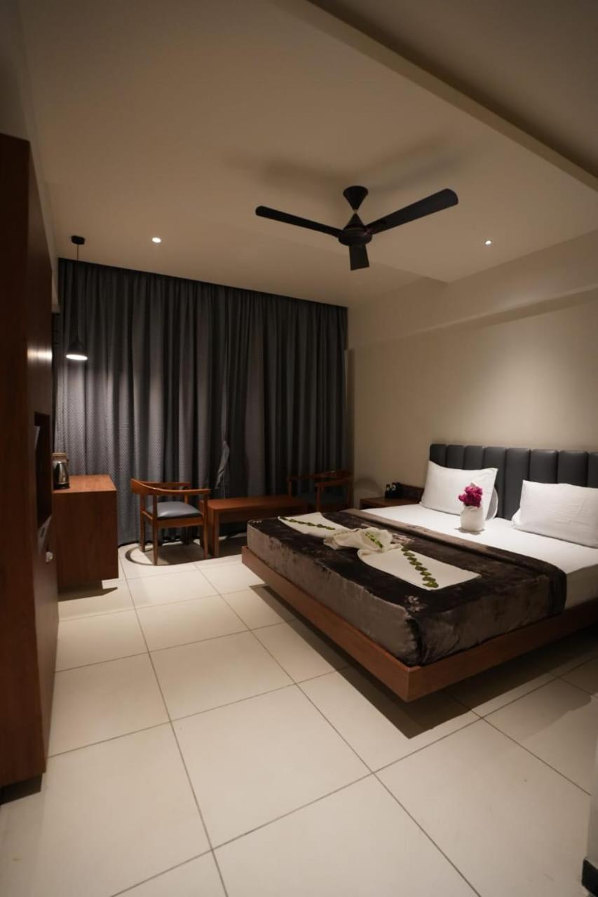 הופסט Hotel Swathi מראה חיצוני תמונה