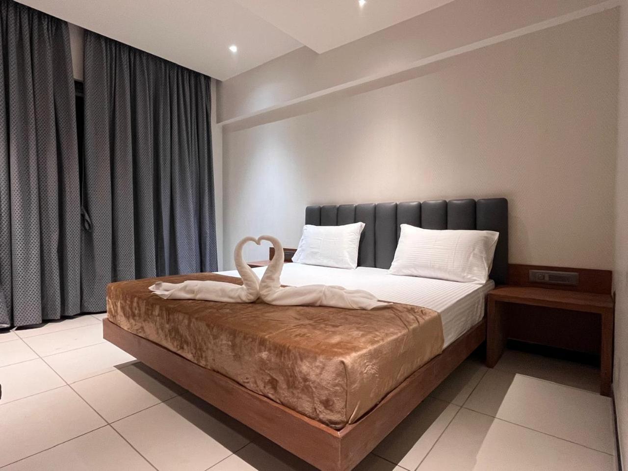 הופסט Hotel Swathi מראה חיצוני תמונה