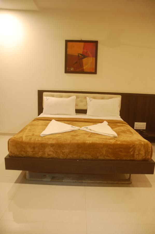 הופסט Hotel Swathi מראה חיצוני תמונה