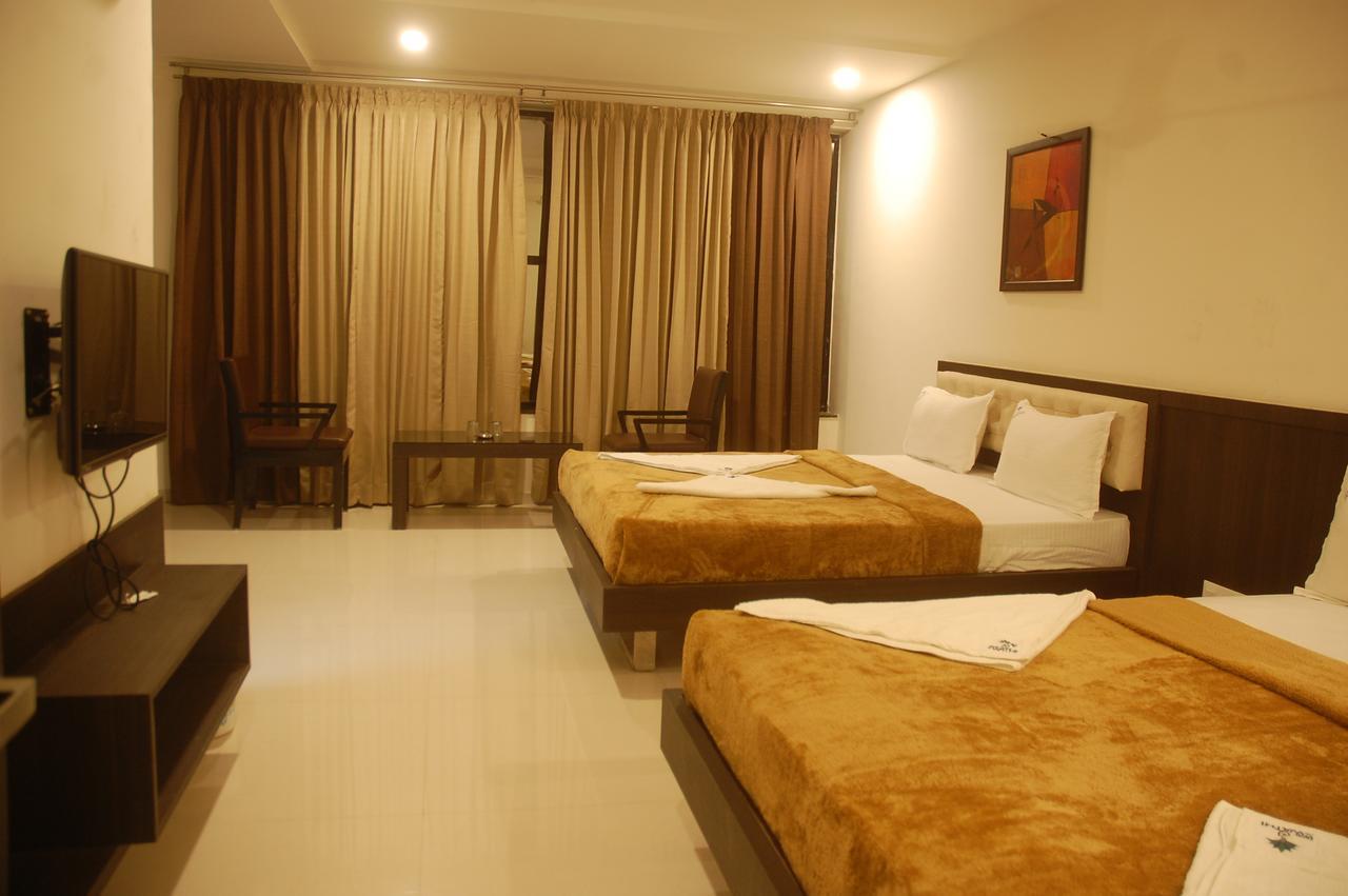 הופסט Hotel Swathi מראה חיצוני תמונה