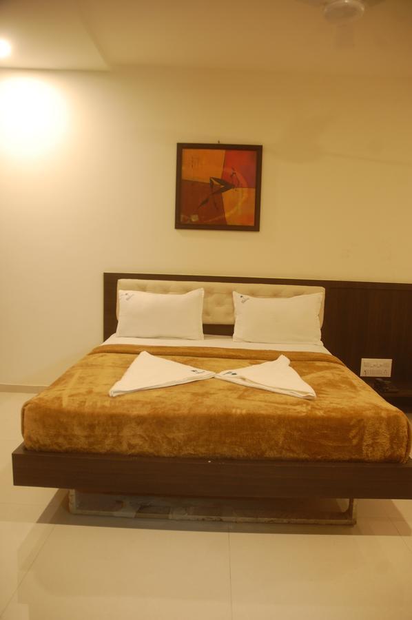 הופסט Hotel Swathi מראה חיצוני תמונה